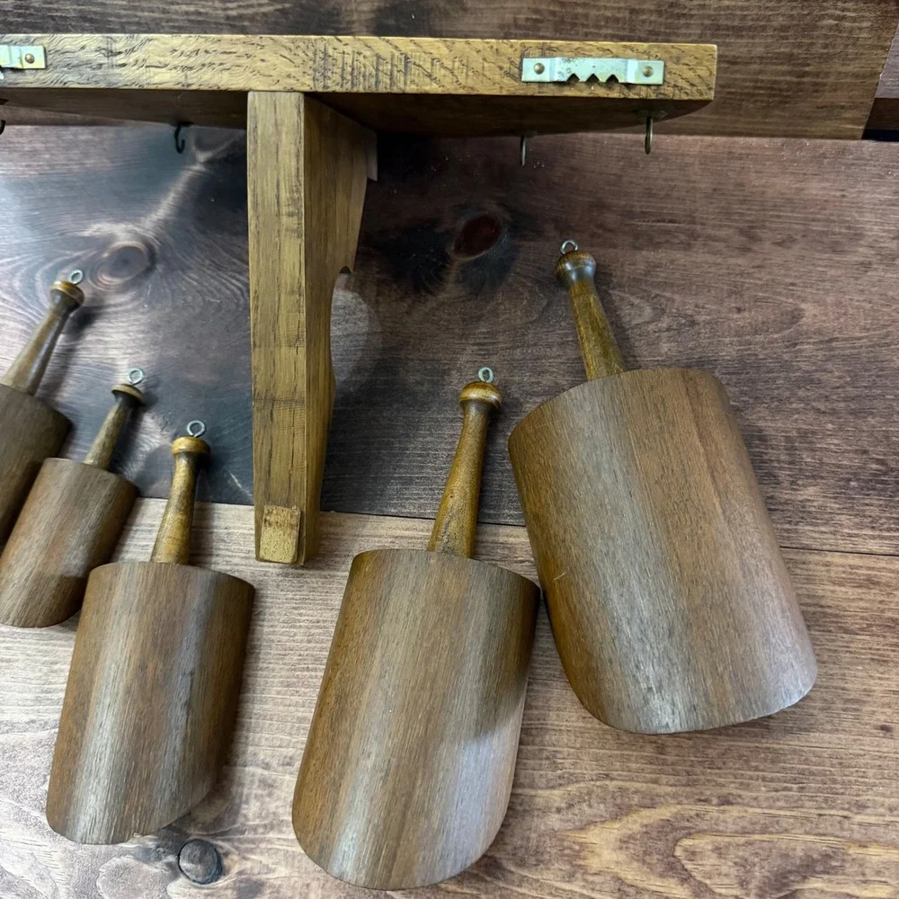 Vintage Wooden Measuring Scoop Set 5 Piece with Wall Mount Display Rack Brown